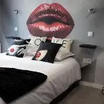 * Les Suites aux Étoiles *